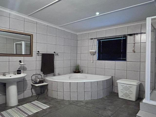 4 Bedroom house for sale in Alexandria