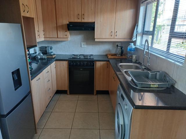 4 Bedroom House For Sale in Alphen Park