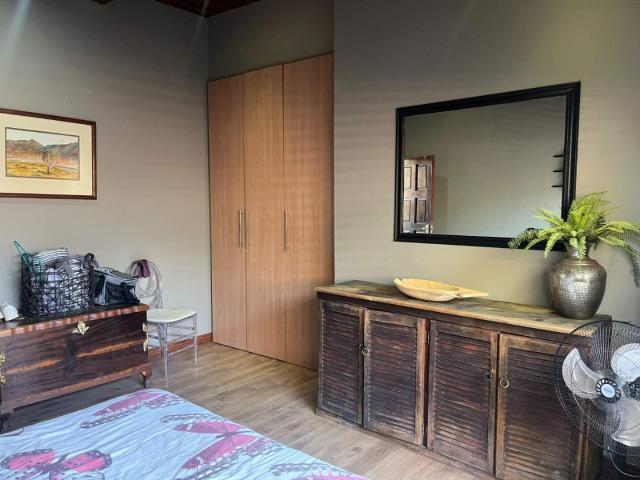 4 Bedroom House For Sale in Aquapark