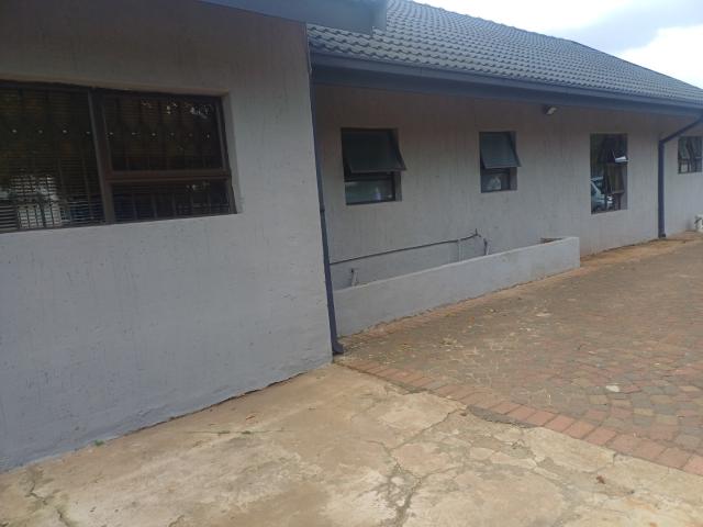 4 Bedroom House For Sale in Arcon Park