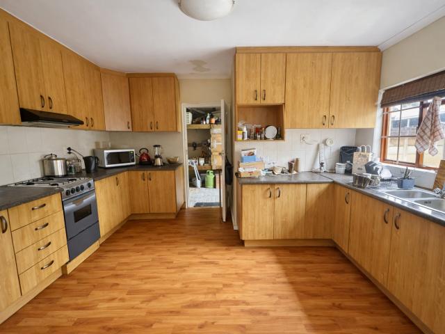 4 Bedroom House For Sale in Bothasig