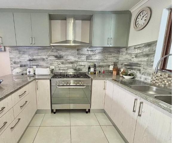 4 Bedroom house for sale in Bothasig, Milnerton
