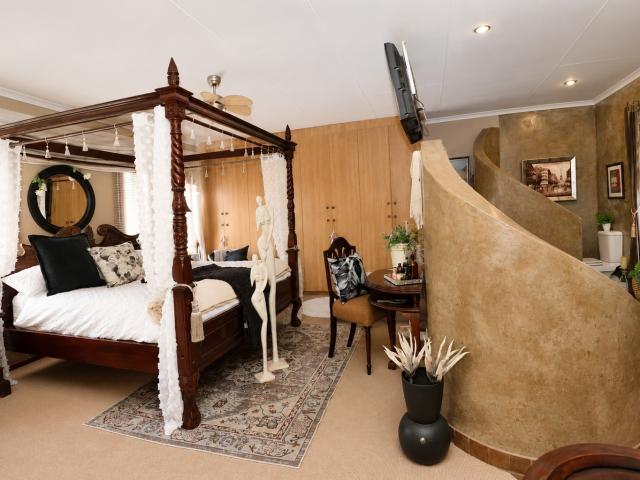4 Bedroom House For Sale in Boschdal
