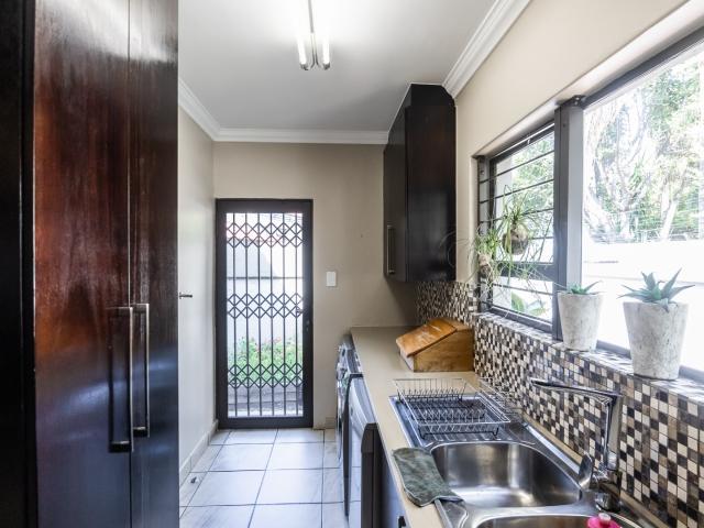 4 Bedroom House For Sale in Boschdal