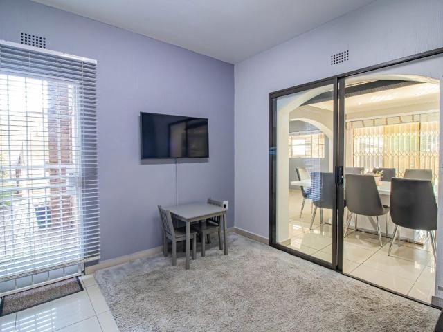 4 Bedroom House For Sale in Bassonia