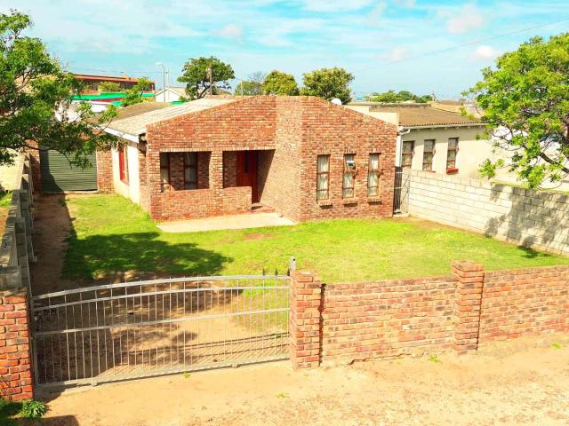 4 Bedroom House For Sale in Bethelsdorp
