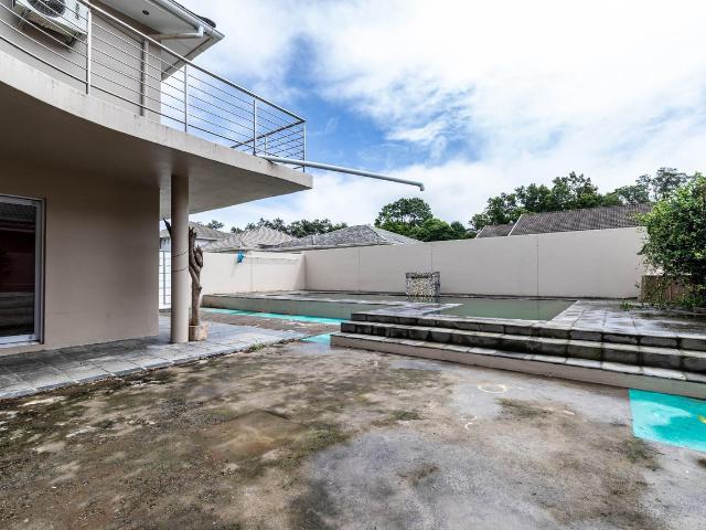 4 Bedroom House For Sale in Beacon Bay