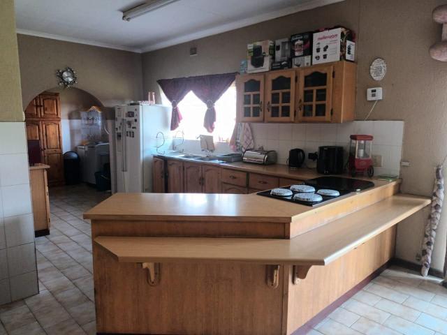 4 Bedroom House For Sale in Ben Fleur