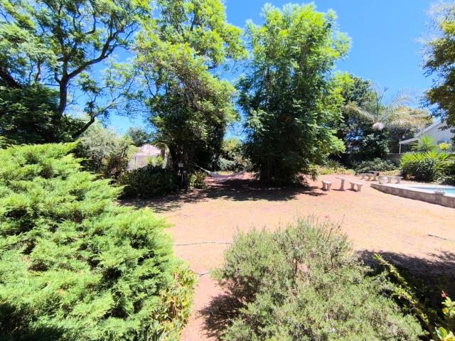 4 Bedroom House For Sale in Bergzicht