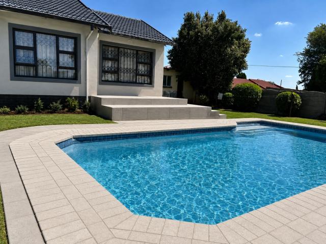 4 Bedroom House For Sale in Birch Acres