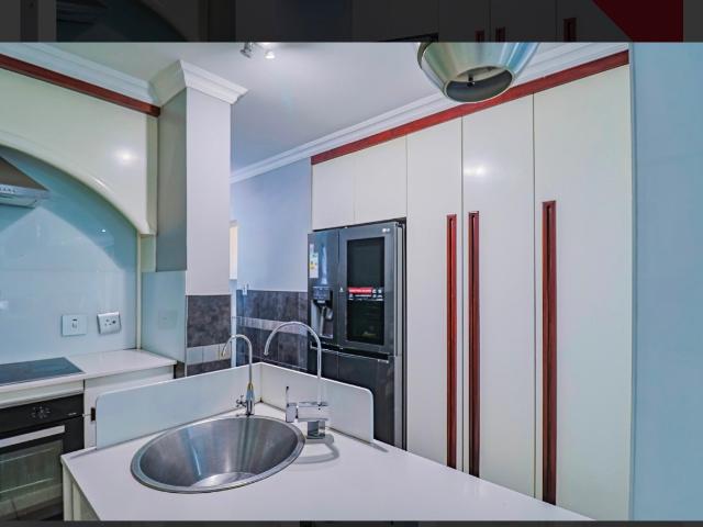 4 Bedroom House For Sale in Birdwood Estate