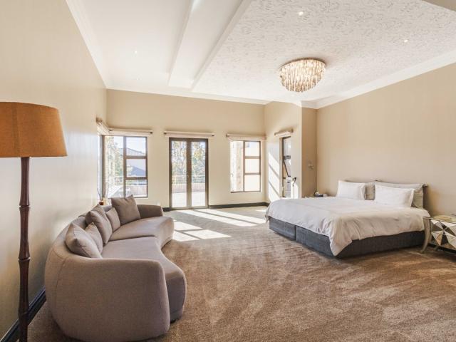 4 Bedroom House For Sale in Blue Valley Golf Estate