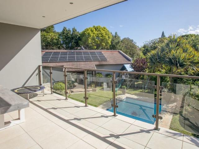4 Bedroom House For Sale in Beacon Bay