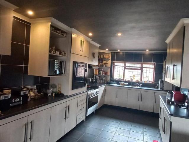 4 Bedroom house for sale in Bluewater Bay, Saldanha