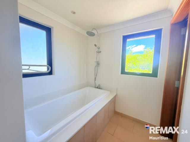 4 Bedroom House For Sale in Black River