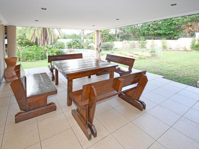 4 Bedroom House For Sale in Bryanston