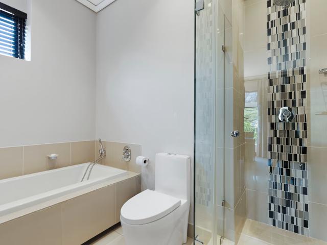 4 Bedroom House For Sale in Bryanston
