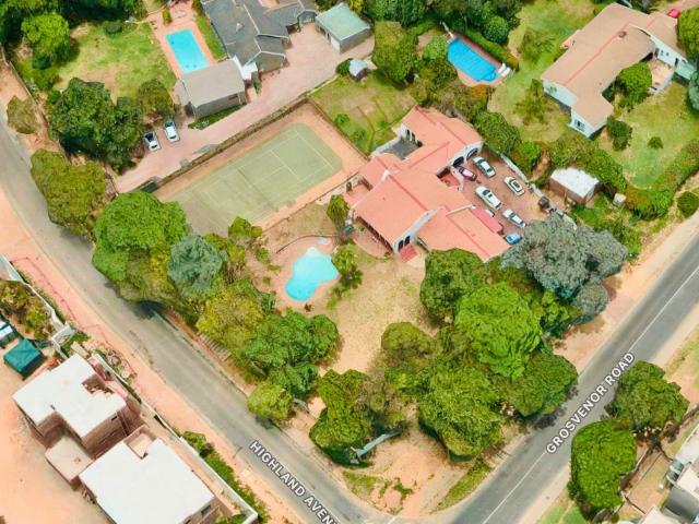 4 Bedroom House For Sale in Bryanston