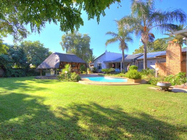 4 Bedroom House For Sale in Brackenhurst