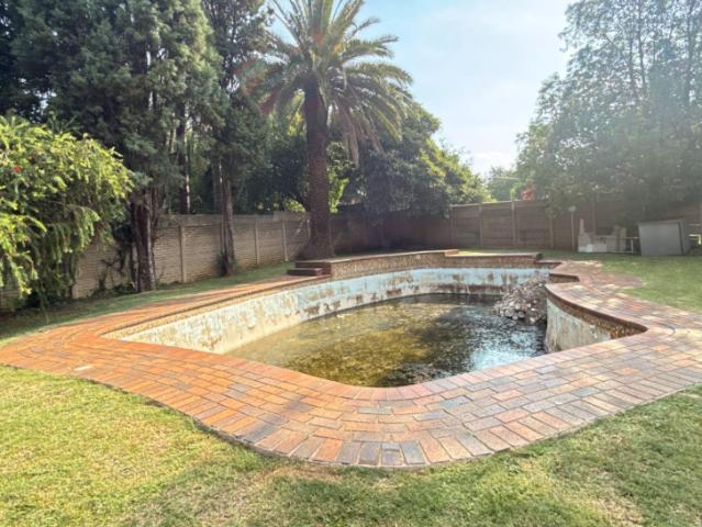4 Bedroom House For Sale in Brackenhurst
