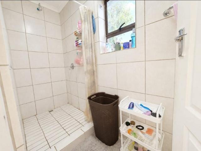 4 Bedroom House For Sale in Brackenhurst