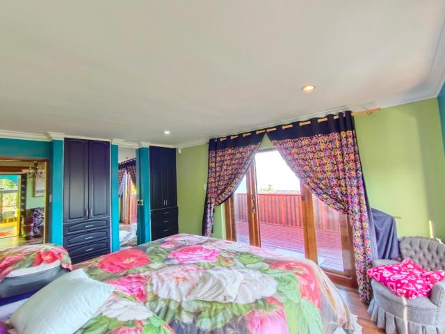 4 Bedroom House For Sale in Brenton On Sea