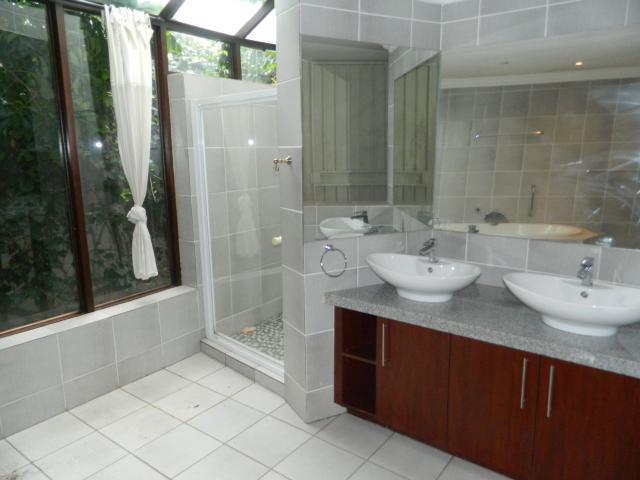4 Bedroom House For Sale in Brooklyn
