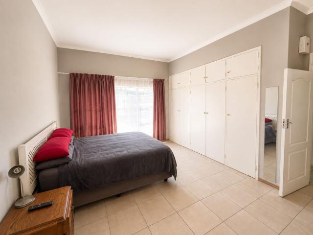 4 Bedroom House For Sale in Golf Park