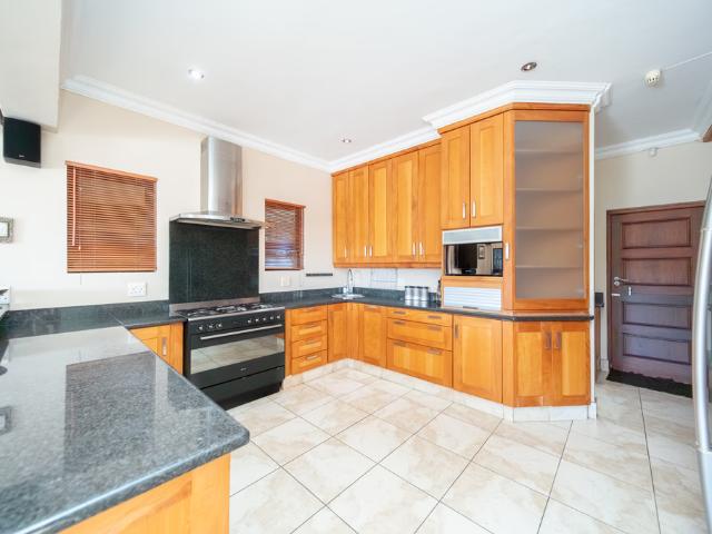4 Bedroom House For Sale in Gonubie