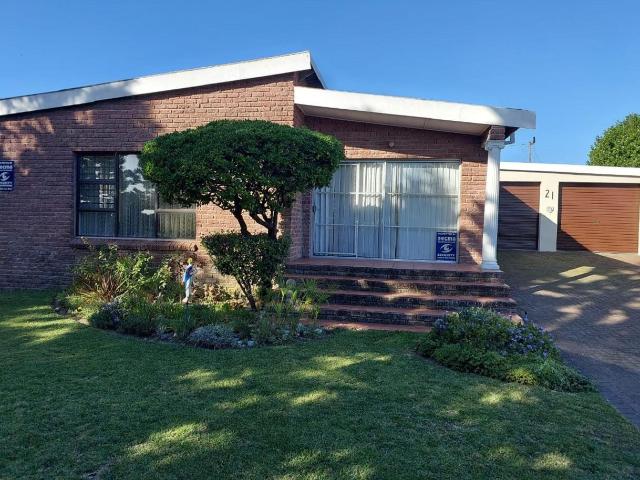 4 Bedroom house for sale in Gansbaai Central