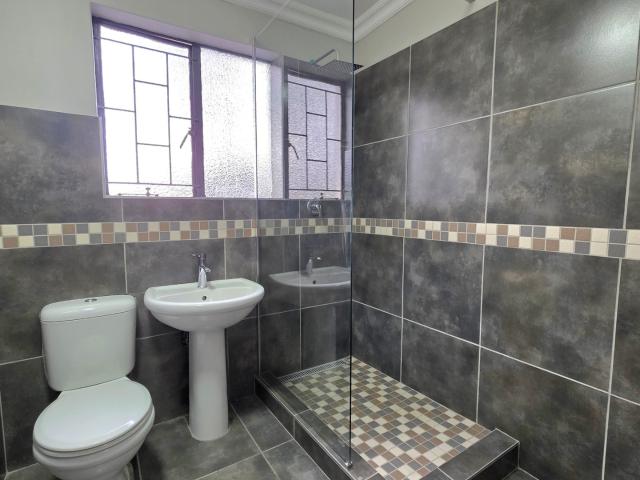 4 Bedroom House For Sale in Garsfontein