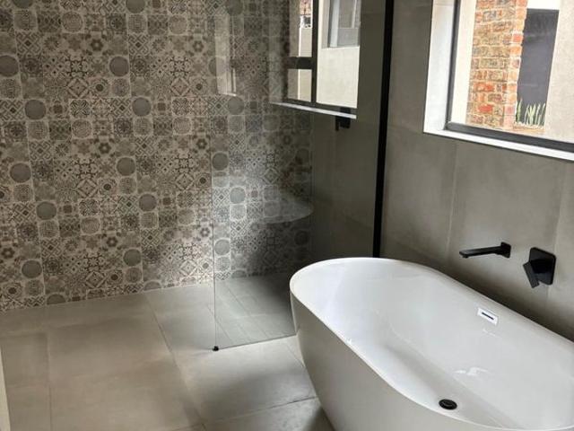 4 Bedroom House For Sale in Garsfontein