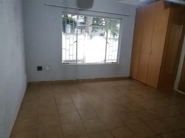 4 Bedroom House For Sale in Geelhoutpark