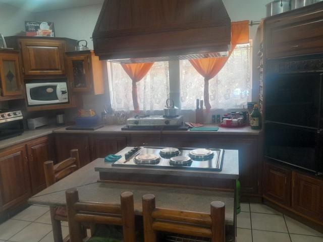 4 Bedroom House For Sale in Geelhoutpark