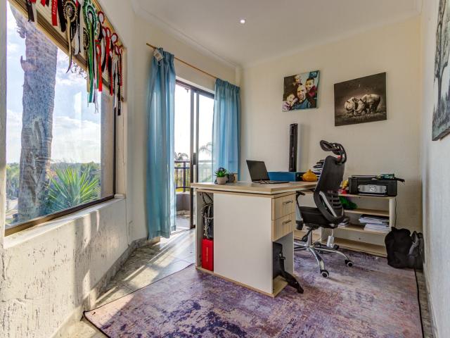 4 Bedroom House For Sale in Glen Erasmia