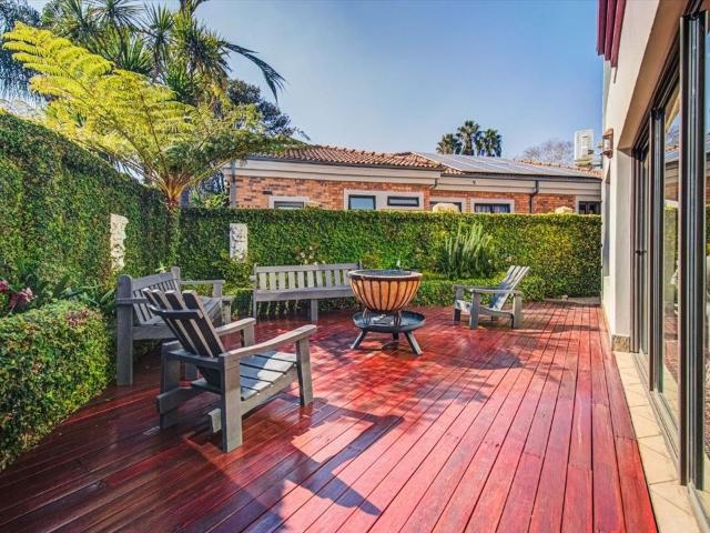 4 Bedroom House For Sale in Glen Erasmia