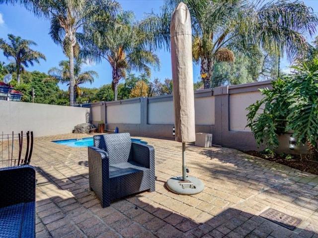 4 Bedroom House For Sale in Glen Marais