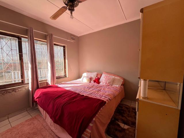 4 Bedroom House For Sale in Glenmore
