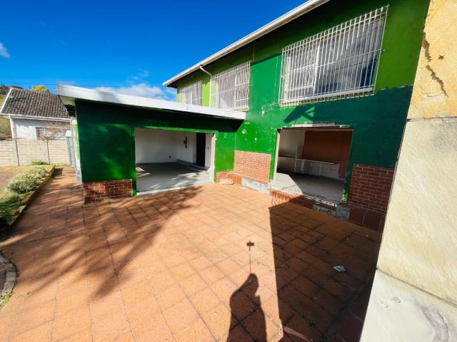 4 Bedroom House For Sale in Glenanda