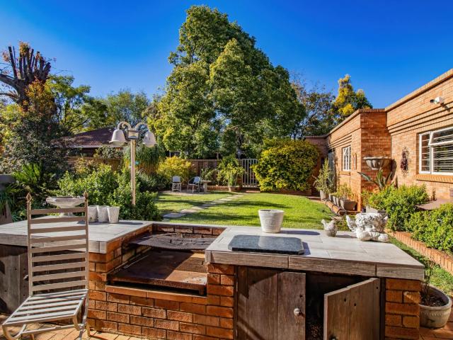 4 Bedroom House For Sale in Greenhills