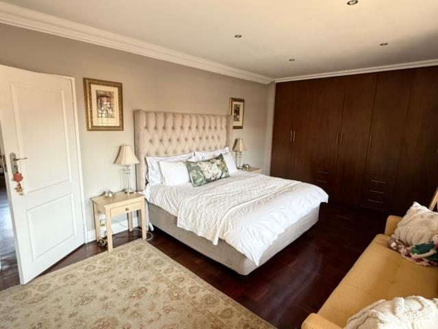 4 Bedroom House For Sale in Greenside East