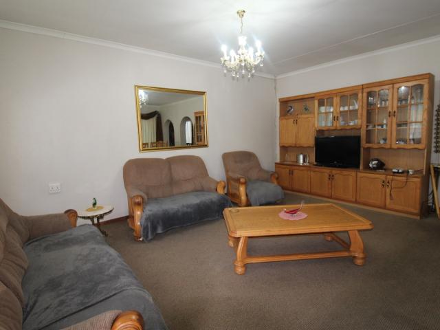 4 Bedroom House For Sale in Groblerpark