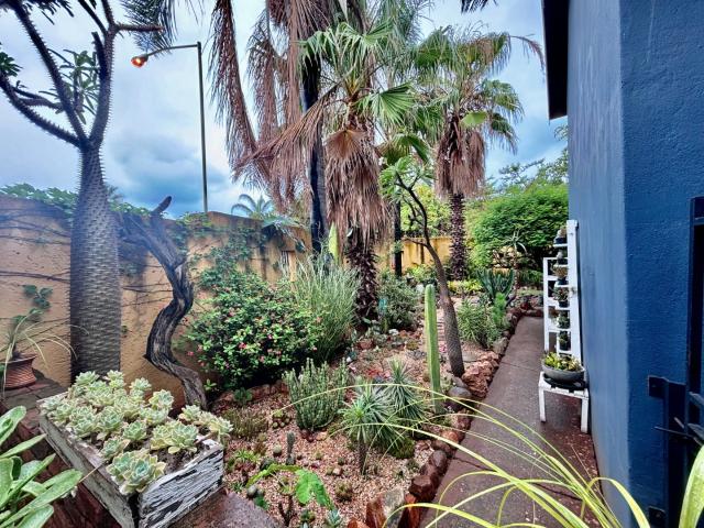 4 Bedroom House For Sale in Dorandia