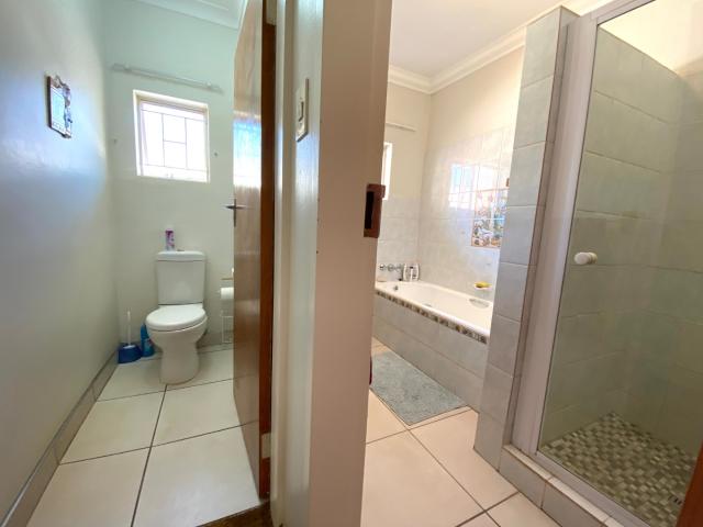 4 Bedroom House For Sale in Doringkloof