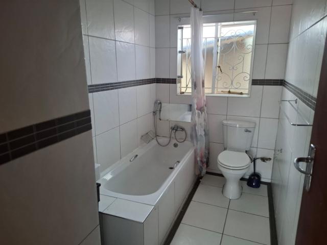 4 Bedroom House For Sale in Dawnview