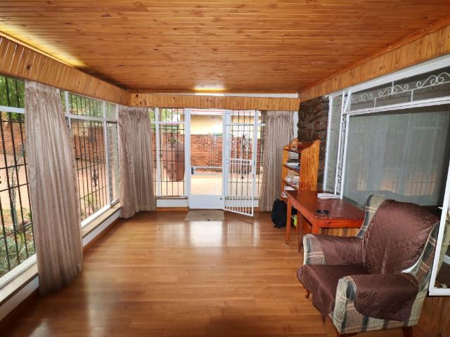 4 Bedroom House For Sale in Dawnview
