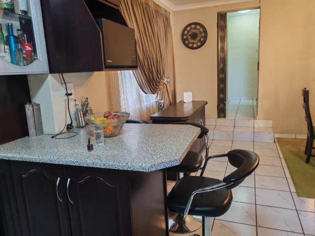 4 Bedroom House For Sale in Dalpark Ext 11