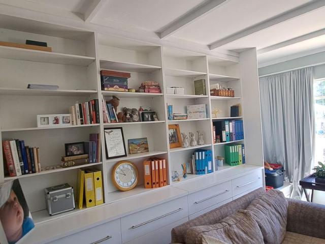 4 Bedroom House For Sale in Dan Pienaar
