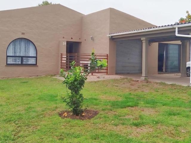 4 Bedroom house for sale in Denneoord, George