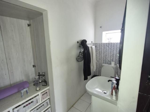 4 Bedroom House For Sale in Despatch Central